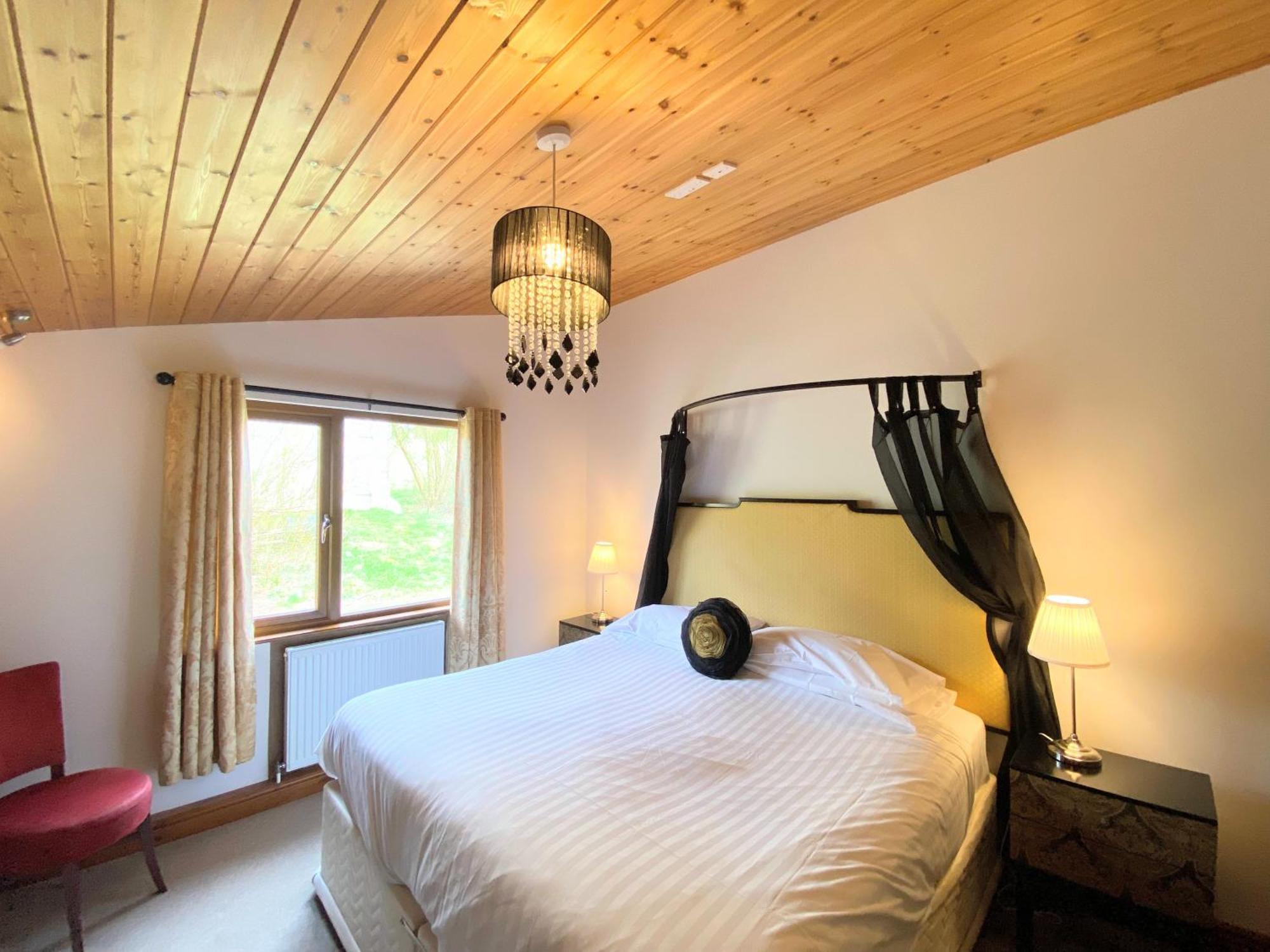 Kelty Torridon 12 With Private Hot Tub - Fife - Loch Leven - Lomond Hillsヴィラ エクステリア 写真