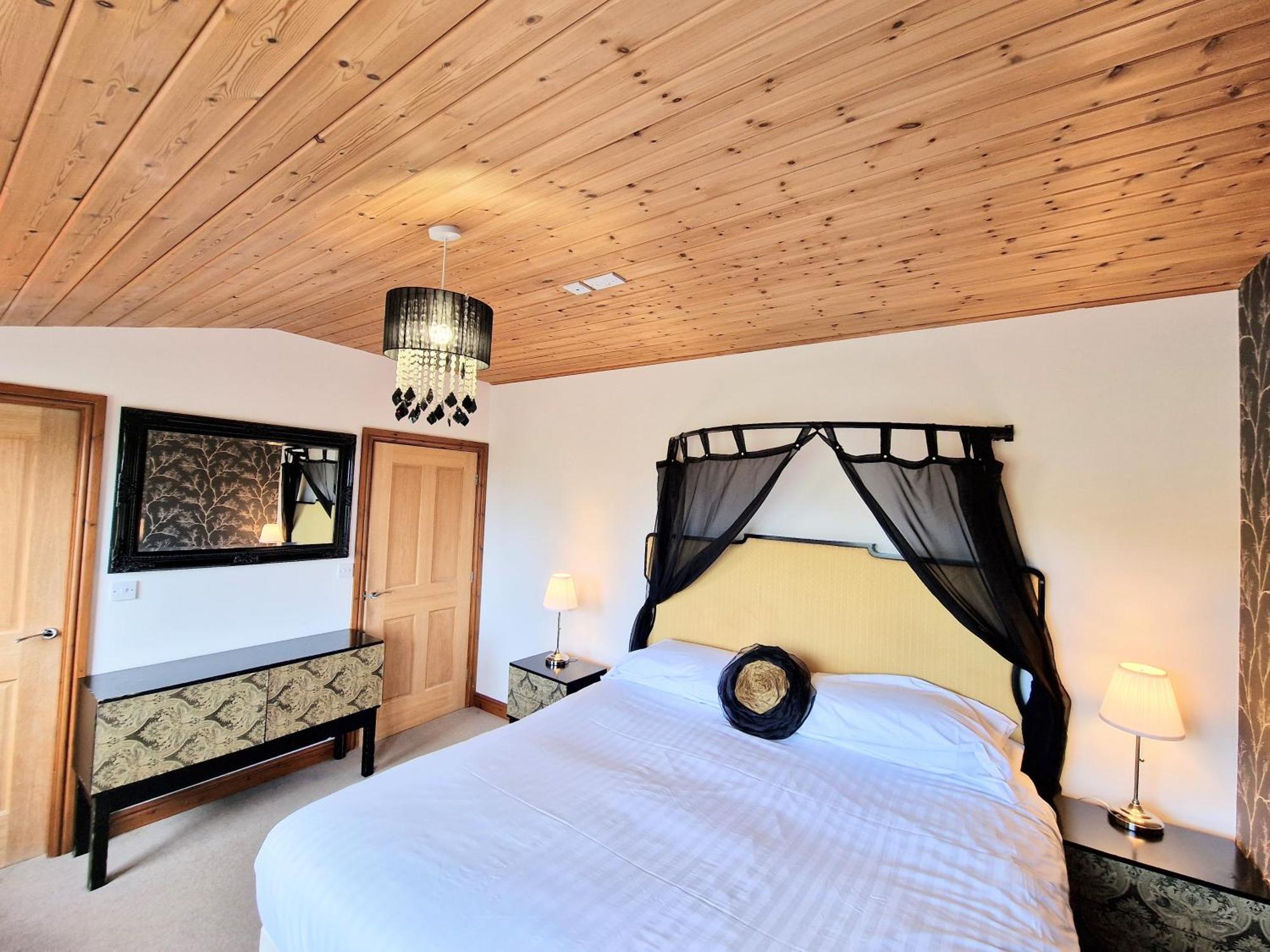 Kelty Torridon 12 With Private Hot Tub - Fife - Loch Leven - Lomond Hillsヴィラ エクステリア 写真