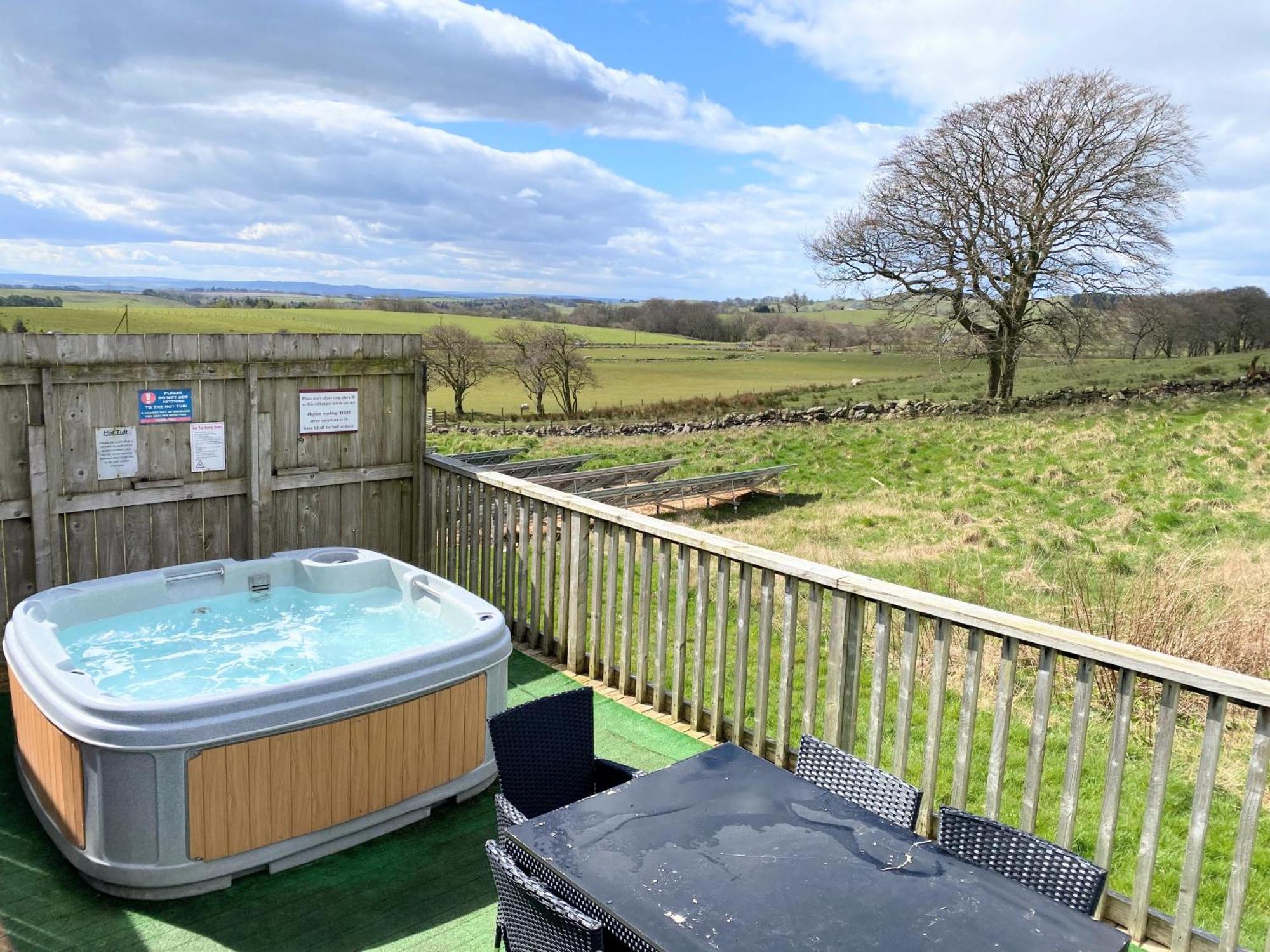Kelty Torridon 12 With Private Hot Tub - Fife - Loch Leven - Lomond Hillsヴィラ エクステリア 写真