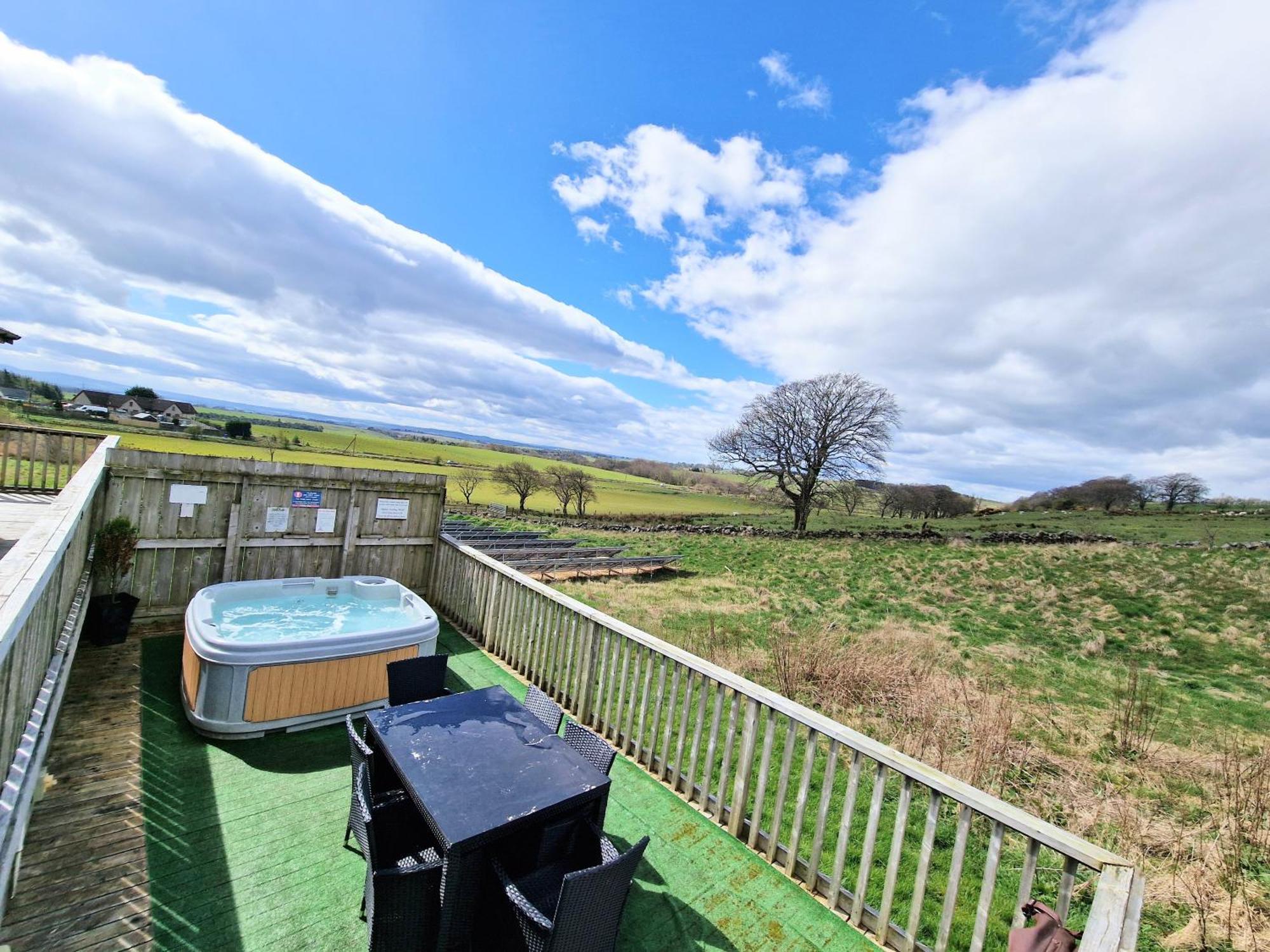 Kelty Torridon 12 With Private Hot Tub - Fife - Loch Leven - Lomond Hillsヴィラ エクステリア 写真